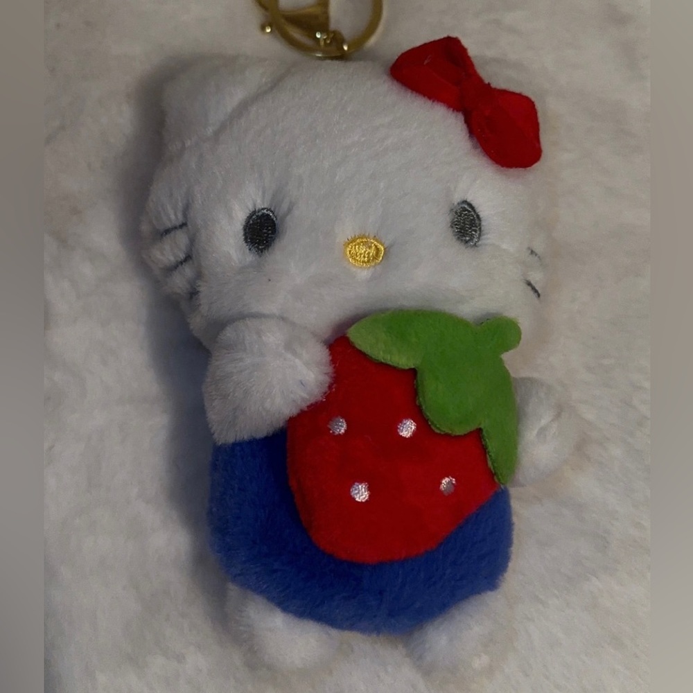 Hello kitty keychain